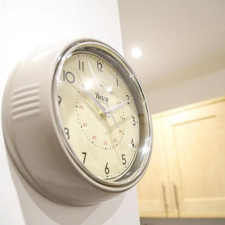 Serviced Apartment In Liverpool City Centre - Free Parking - Balcony - By Happy Days Екстер'єр фото
