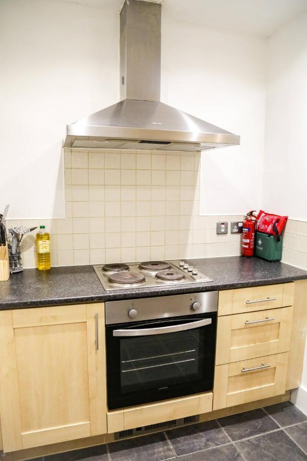 Serviced Apartment In Liverpool City Centre - Free Parking - Balcony - By Happy Days Екстер'єр фото