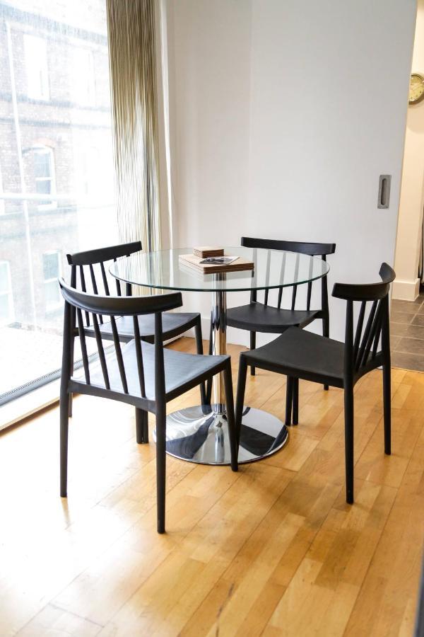 Serviced Apartment In Liverpool City Centre - Free Parking - Balcony - By Happy Days Екстер'єр фото